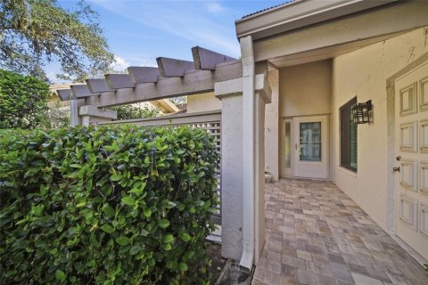 Condo in Sarasota, Florida, 2 bedrooms  № 2385782 - photo 4