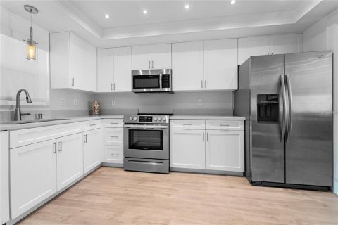 Снять в аренду кондоминиум в Сент-Пит-Бич, Флорида 3 комнаты, 124.49м2, № 2100883 - фото 30