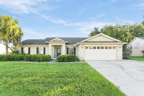 Villa ou maison à Clermont, Floride 4 chambres, 188.96 m2 № 2433282