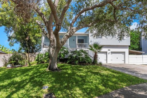 Casa en venta en Pinellas Park, Florida, 4 dormitorios, 223.34 m2 № 1837696 - foto 1