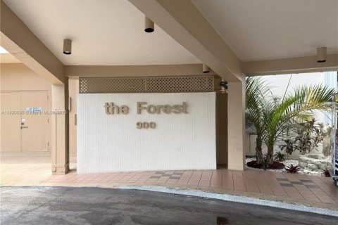 Condo in Pembroke Pines, Florida, 1 bedroom  № 1817104 - photo 1
