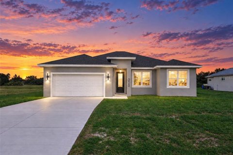 House in Sebring, Florida 4 bedrooms, 166.59 sq.m. № 2354475