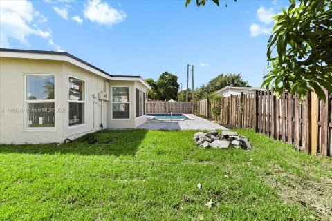 Casa en venta en Oakland Park, Florida, 4 dormitorios, 165.37 m2 № 1928543 - foto 28