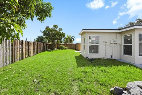 Casa en venta en Oakland Park, Florida, 4 dormitorios, 165.37 m2 № 1928543 - foto 30