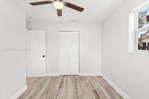 Casa en venta en Oakland Park, Florida, 4 dormitorios, 165.37 m2 № 1928543 - foto 15
