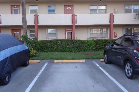 Copropriété à vendre à Sunrise, Floride: 2 chambres, 78.97 m2 № 2084572 - photo 16
