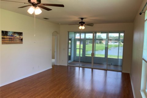 House in Leesburg, Florida 3 bedrooms, 137.22 sq.m. № 1846545 - photo 13