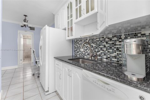 Copropriété à vendre à Miami Beach, Floride: 1 chambre, 65.03 m2 № 2047088 - photo 15