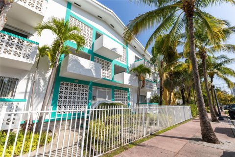 Copropriété à vendre à Miami Beach, Floride: 1 chambre, 65.03 m2 № 2047088 - photo 22