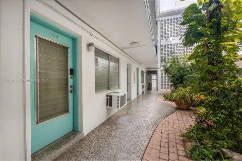Copropriété à vendre à Miami Beach, Floride: 1 chambre, 65.03 m2 № 2047088 - photo 25