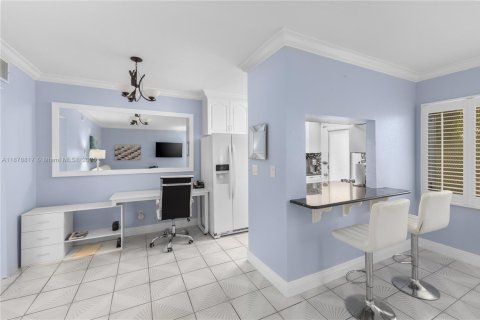 Condo à Miami Beach, Floride, 1 chambre  № 2047088