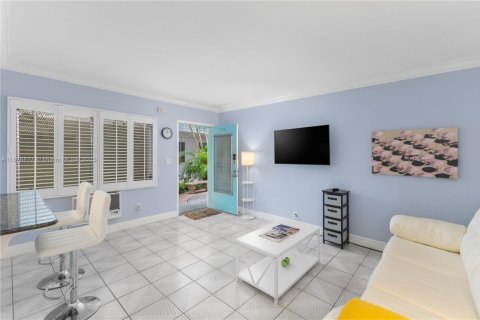 Copropriété à vendre à Miami Beach, Floride: 1 chambre, 65.03 m2 № 2047088 - photo 11