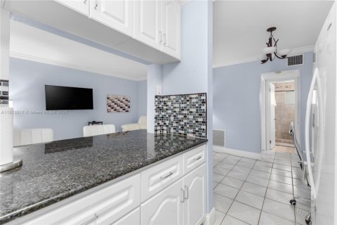 Copropriété à vendre à Miami Beach, Floride: 1 chambre, 65.03 m2 № 2047088 - photo 4