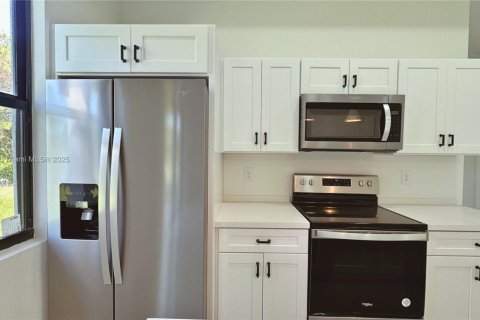 Купить виллу или дом в Лихай-Эйкерс, Флорида 3 спальни, 148.64м2, № 1958715 - фото 4