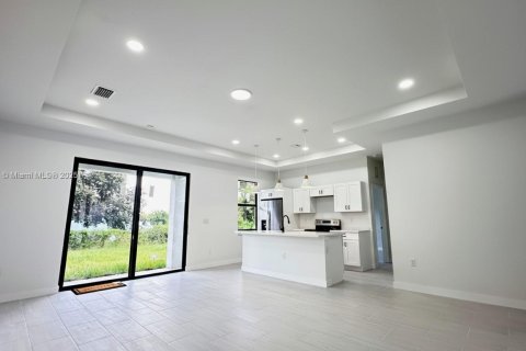 Купить виллу или дом в Лихай-Эйкерс, Флорида 3 спальни, 148.64м2, № 1958715 - фото 5