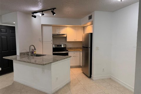 Appartement à louer à Orlando, Floride: 2 chambres, 86.77 m2 № 2294575 - photo 6