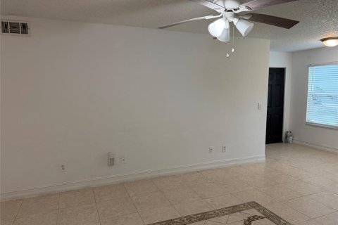 Appartement à louer à Orlando, Floride: 2 chambres, 86.77 m2 № 2294575 - photo 10