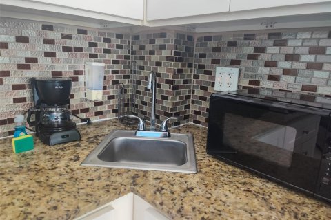 Copropriété à louer à Miami Beach, Floride: 30.66 m2 № 1799389 - photo 7