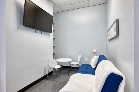 Propiedad comercial en alquiler en Orlando, Florida, 44887.77 m2 № 1868921 - foto 19