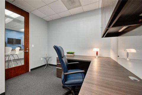 Propiedad comercial en alquiler en Orlando, Florida, 44887.77 m2 № 1868921 - foto 16