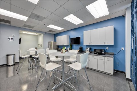 Propiedad comercial en alquiler en Orlando, Florida, 44887.77 m2 № 1868921 - foto 17