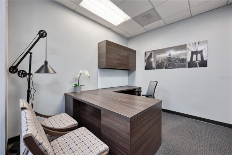 Propiedad comercial en alquiler en Orlando, Florida, 44887.77 m2 № 1868921 - foto 13