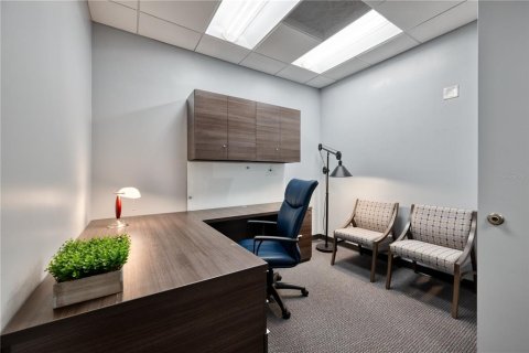 Propiedad comercial en alquiler en Orlando, Florida, 44887.77 m2 № 1868921 - foto 15