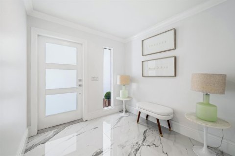Townhouse in West Palm Beach, Florida 3 bedrooms, 252.6 sq.m. № 2281440 - photo 4