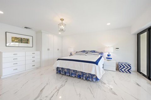 Townhouse in West Palm Beach, Florida 3 bedrooms, 252.6 sq.m. № 2281440 - photo 25