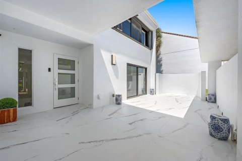 Townhouse in West Palm Beach, Florida 3 bedrooms, 252.6 sq.m. № 2281440 - photo 3