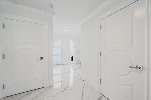 Townhouse in West Palm Beach, Florida 3 bedrooms, 252.6 sq.m. № 2281440 - photo 5
