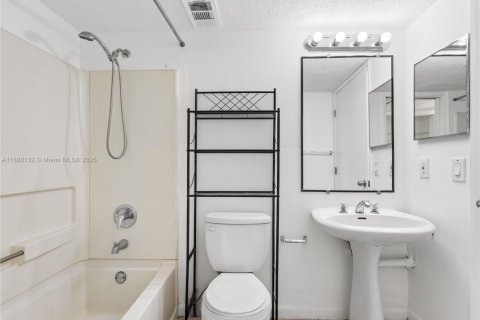 Copropriété à louer à Miami, Floride: 2 chambres, 81.48 m2 № 1924374 - photo 15