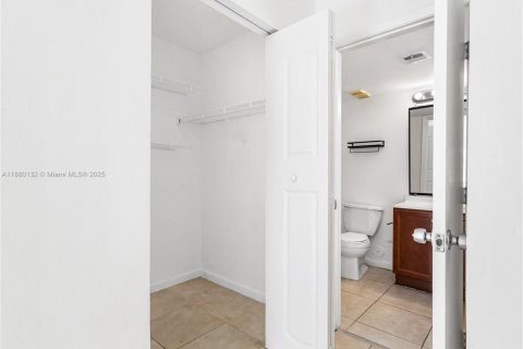 Copropriété à louer à Miami, Floride: 2 chambres, 81.48 m2 № 1924374 - photo 20