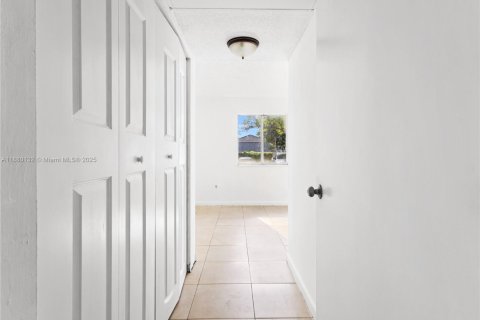 Copropriété à louer à Miami, Floride: 2 chambres, 81.48 m2 № 1924374 - photo 10