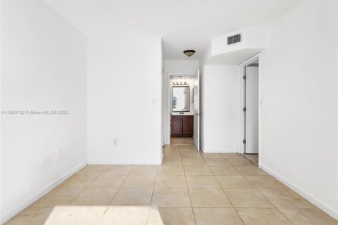 Copropriété à louer à Miami, Floride: 2 chambres, 81.48 m2 № 1924374 - photo 16