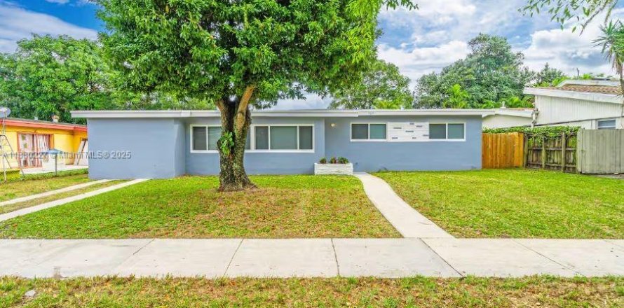 House in Miami, Florida 3 bedrooms, 142.05 sq.m. № 1931437