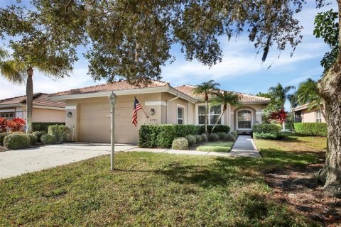 Casa en Bradenton, Florida 3 dormitorios, 174.56 m2 № 2115377