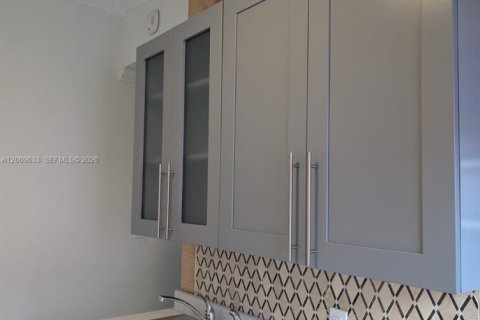 Immobilier commercial à Miami, Floride 1 chambre № 2297817
