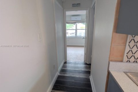 Immobilier commercial à louer à Miami, Floride: 1 chambre № 2297817 - photo 5