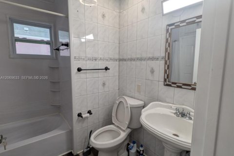 Immobilier commercial à louer à Miami, Floride: 1 chambre № 2297817 - photo 8