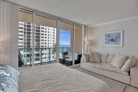 Condominio en alquiler en Hollywood, Florida, 44.78 m2 № 2086464 - foto 4