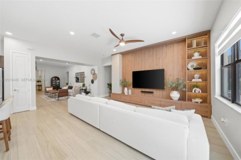 Casa en venta en Miramar, Florida, 4 dormitorios, 211.26 m2 № 2077549 - foto 14