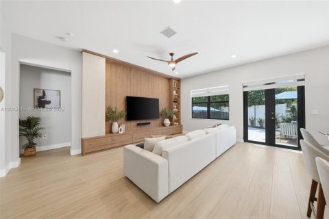 Casa en venta en Miramar, Florida, 4 dormitorios, 211.26 m2 № 2077549 - foto 12