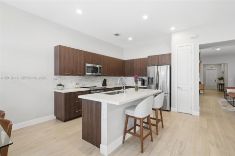 Casa en venta en Miramar, Florida, 4 dormitorios, 211.26 m2 № 2077549 - foto 19