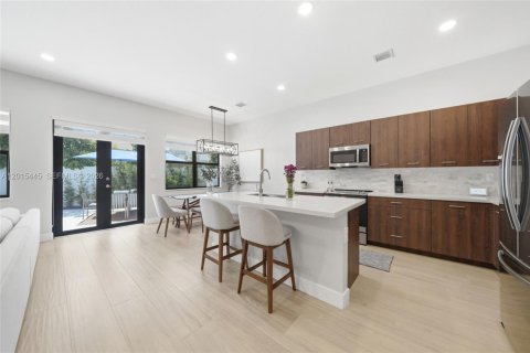 Casa en venta en Miramar, Florida, 4 dormitorios, 211.26 m2 № 2077549 - foto 17