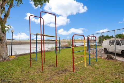 Купить кондоминиум в Майами, Флорида 3 спальни, 95.13м2, № 1972151 - фото 18