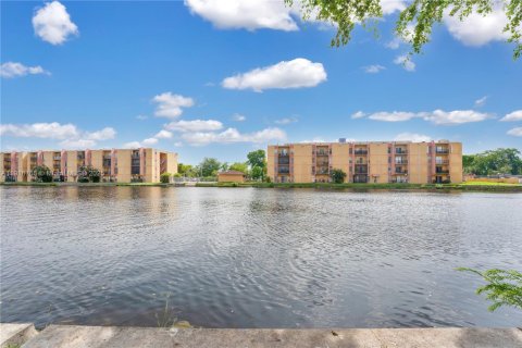 Купить кондоминиум в Майами, Флорида 3 спальни, 95.13м2, № 1972151 - фото 20