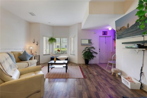 Townhouse in Homestead, Florida 2 bedrooms, 132.94 sq.m. № 1946770 - photo 8