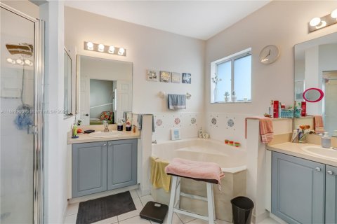 Townhouse in Homestead, Florida 2 bedrooms, 132.94 sq.m. № 1946770 - photo 26