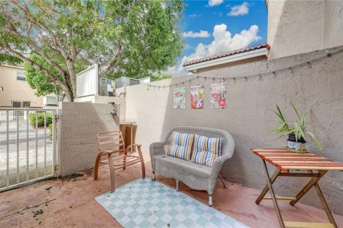 Townhouse in Homestead, Florida 2 bedrooms, 132.94 sq.m. № 1946770 - photo 6